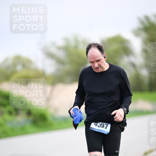 07.04.2024 - 43. Internationalen Wilhelmsburger Insellauf Dr. Thomas Lammeyer http://msf.ph/oto/6045407 07.04.2024 10:50:03 Laufen 4397 meine-sportfotos.de