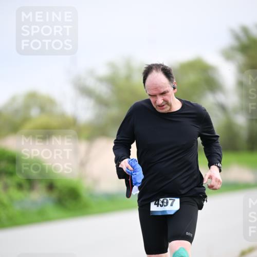 07.04.2024 - 43. Internationalen Wilhelmsburger Insellauf Dr. Thomas Lammeyer http://msf.ph/oto/6045409 07.04.2024 10:50:03 Laufen 4597 meine-sportfotos.de