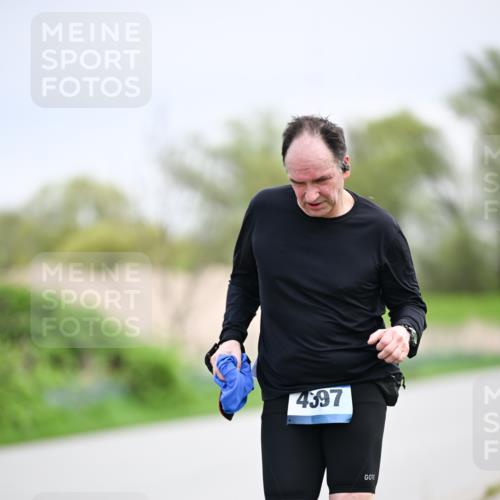 07.04.2024 - 43. Internationalen Wilhelmsburger Insellauf Dr. Thomas Lammeyer http://msf.ph/oto/6045413 07.04.2024 10:50:03 Laufen 4397 meine-sportfotos.de