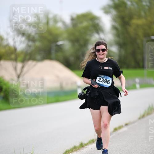 07.04.2024 - 43. Internationalen Wilhelmsburger Insellauf Dr. Thomas Lammeyer http://msf.ph/oto/6045423 07.04.2024 10:51:19 Laufen 2396 meine-sportfotos.de