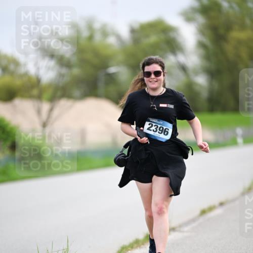 07.04.2024 - 43. Internationalen Wilhelmsburger Insellauf Dr. Thomas Lammeyer http://msf.ph/oto/6045432 07.04.2024 10:51:20 Laufen 2396 meine-sportfotos.de