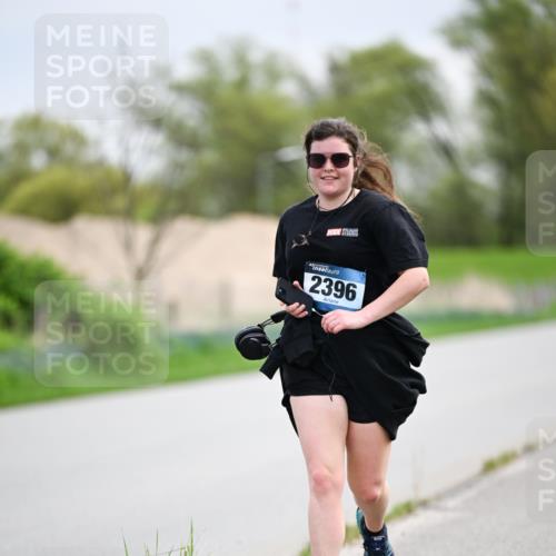 07.04.2024 - 43. Internationalen Wilhelmsburger Insellauf Dr. Thomas Lammeyer http://msf.ph/oto/6045439 07.04.2024 10:51:20 Laufen 2396 meine-sportfotos.de