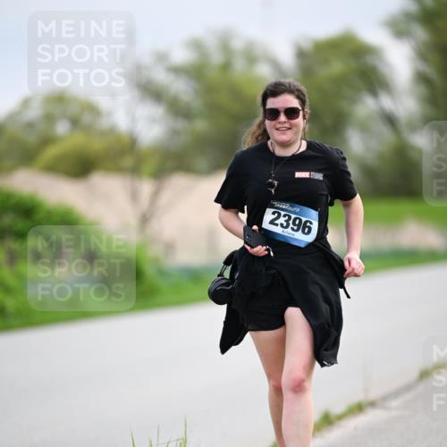 07.04.2024 - 43. Internationalen Wilhelmsburger Insellauf Dr. Thomas Lammeyer http://msf.ph/oto/6045442 07.04.2024 10:51:21 Laufen 2396 meine-sportfotos.de