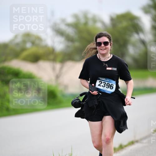 07.04.2024 - 43. Internationalen Wilhelmsburger Insellauf Dr. Thomas Lammeyer http://msf.ph/oto/6045444 07.04.2024 10:51:21 Laufen 2396 meine-sportfotos.de