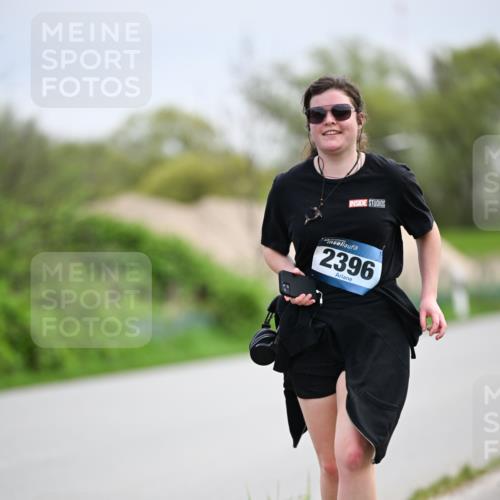 07.04.2024 - 43. Internationalen Wilhelmsburger Insellauf Dr. Thomas Lammeyer http://msf.ph/oto/6045452 07.04.2024 10:51:21 Laufen 2396 meine-sportfotos.de