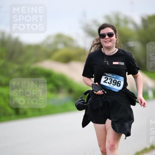 07.04.2024 - 43. Internationalen Wilhelmsburger Insellauf Dr. Thomas Lammeyer http://msf.ph/oto/6045454 07.04.2024 10:51:21 Laufen 2396 meine-sportfotos.de