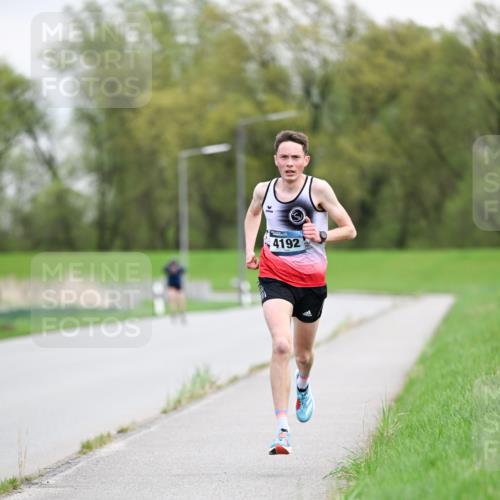 07.04.2024 - 43. Internationalen Wilhelmsburger Insellauf Dr. Thomas Lammeyer http://msf.ph/oto/6045491 07.04.2024 10:59:35 Laufen 4192 meine-sportfotos.de