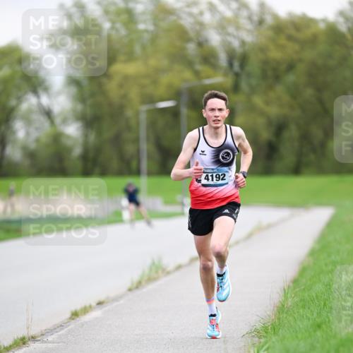 07.04.2024 - 43. Internationalen Wilhelmsburger Insellauf Dr. Thomas Lammeyer http://msf.ph/oto/6045495 07.04.2024 10:59:36 Laufen 4192 meine-sportfotos.de