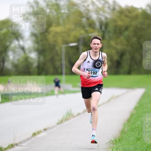 07.04.2024 - 43. Internationalen Wilhelmsburger Insellauf Dr. Thomas Lammeyer http://msf.ph/oto/6045497 07.04.2024 10:59:36 Laufen 192 meine-sportfotos.de