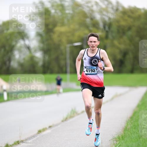 07.04.2024 - 43. Internationalen Wilhelmsburger Insellauf Dr. Thomas Lammeyer http://msf.ph/oto/6045501 07.04.2024 10:59:36 Laufen 4192 meine-sportfotos.de