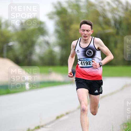07.04.2024 - 43. Internationalen Wilhelmsburger Insellauf Dr. Thomas Lammeyer http://msf.ph/oto/6045515 07.04.2024 10:59:37 Laufen 4192 meine-sportfotos.de