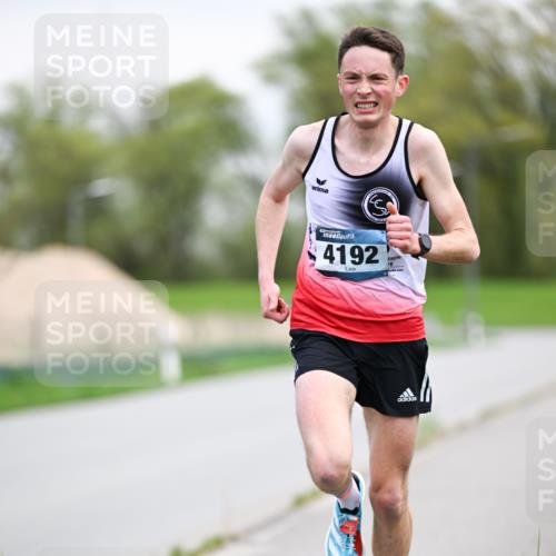 07.04.2024 - 43. Internationalen Wilhelmsburger Insellauf Dr. Thomas Lammeyer http://msf.ph/oto/6045523 07.04.2024 10:59:38 Laufen 4192 meine-sportfotos.de