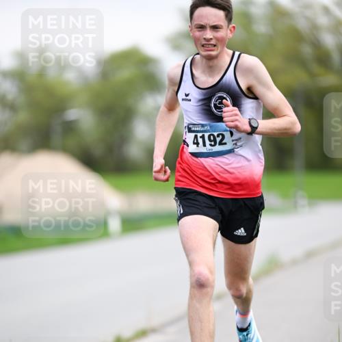 07.04.2024 - 43. Internationalen Wilhelmsburger Insellauf Dr. Thomas Lammeyer http://msf.ph/oto/6045525 07.04.2024 10:59:38 Laufen 43, 4192 meine-sportfotos.de