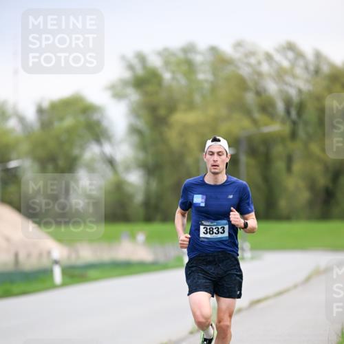07.04.2024 - 43. Internationalen Wilhelmsburger Insellauf Dr. Thomas Lammeyer http://msf.ph/oto/6045539 07.04.2024 11:00:31 Laufen 3833 meine-sportfotos.de