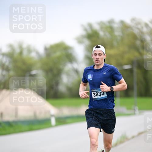 07.04.2024 - 43. Internationalen Wilhelmsburger Insellauf Dr. Thomas Lammeyer http://msf.ph/oto/6045551 07.04.2024 11:00:32 Laufen 3833 meine-sportfotos.de