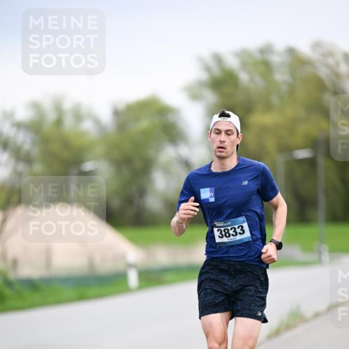 07.04.2024 - 43. Internationalen Wilhelmsburger Insellauf Dr. Thomas Lammeyer http://msf.ph/oto/6045553 07.04.2024 11:00:32 Laufen 3833 meine-sportfotos.de