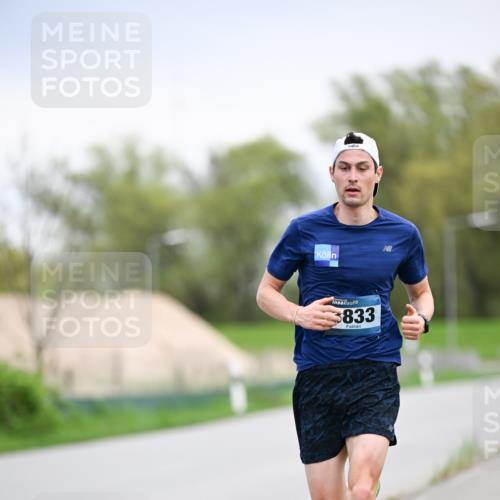 07.04.2024 - 43. Internationalen Wilhelmsburger Insellauf Dr. Thomas Lammeyer http://msf.ph/oto/6045557 07.04.2024 11:00:32 Laufen 833 meine-sportfotos.de