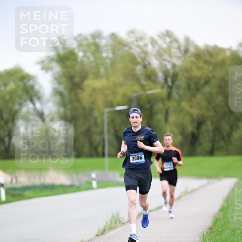 07.04.2024 - 43. Internationalen Wilhelmsburger Insellauf Dr. Thomas Lammeyer http://msf.ph/oto/6045591 07.04.2024 11:01:31 Laufen 3096 meine-sportfotos.de