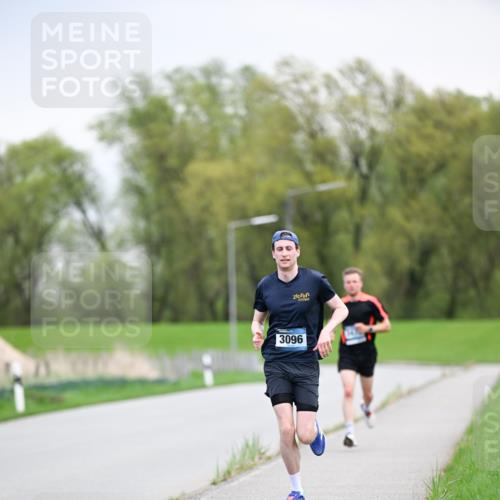 07.04.2024 - 43. Internationalen Wilhelmsburger Insellauf Dr. Thomas Lammeyer http://msf.ph/oto/6045593 07.04.2024 11:01:32 Laufen 3096 meine-sportfotos.de