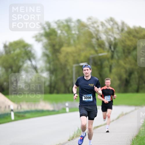 07.04.2024 - 43. Internationalen Wilhelmsburger Insellauf Dr. Thomas Lammeyer http://msf.ph/oto/6045599 07.04.2024 11:01:32 Laufen 3096 meine-sportfotos.de