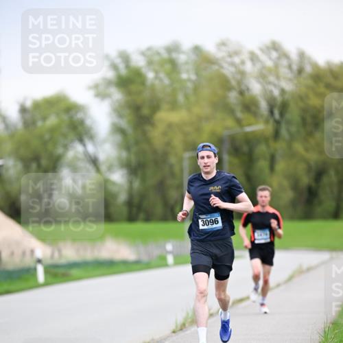 07.04.2024 - 43. Internationalen Wilhelmsburger Insellauf Dr. Thomas Lammeyer http://msf.ph/oto/6045601 07.04.2024 11:01:32 Laufen 3096 meine-sportfotos.de