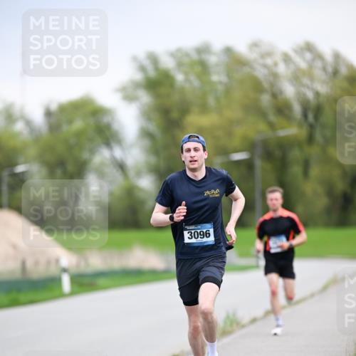 07.04.2024 - 43. Internationalen Wilhelmsburger Insellauf Dr. Thomas Lammeyer http://msf.ph/oto/6045615 07.04.2024 11:01:33 Laufen 3096 meine-sportfotos.de