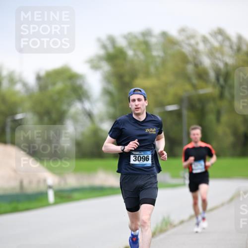 07.04.2024 - 43. Internationalen Wilhelmsburger Insellauf Dr. Thomas Lammeyer http://msf.ph/oto/6045617 07.04.2024 11:01:33 Laufen 3096 meine-sportfotos.de