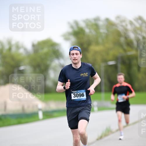 07.04.2024 - 43. Internationalen Wilhelmsburger Insellauf Dr. Thomas Lammeyer http://msf.ph/oto/6045624 07.04.2024 11:01:34 Laufen 3096 meine-sportfotos.de