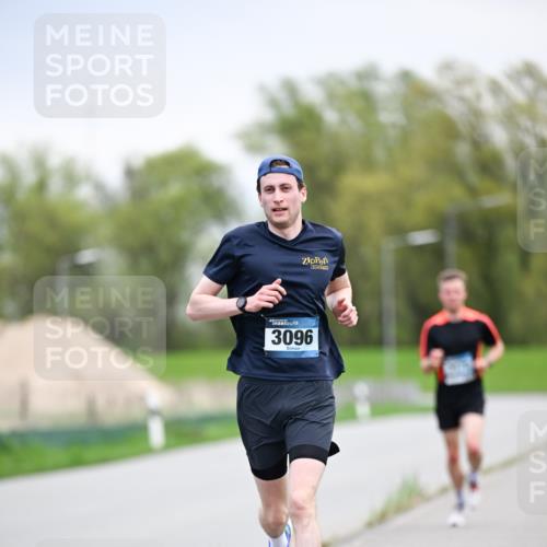 07.04.2024 - 43. Internationalen Wilhelmsburger Insellauf Dr. Thomas Lammeyer http://msf.ph/oto/6045626 07.04.2024 11:01:34 Laufen 3096 meine-sportfotos.de
