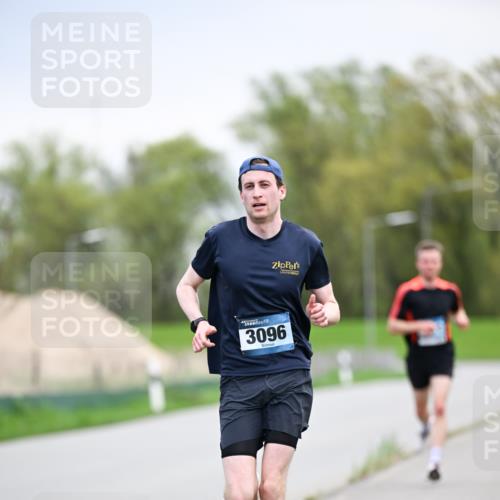 07.04.2024 - 43. Internationalen Wilhelmsburger Insellauf Dr. Thomas Lammeyer http://msf.ph/oto/6045629 07.04.2024 11:01:34 Laufen 3096 meine-sportfotos.de