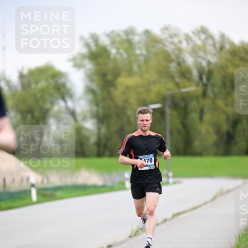 07.04.2024 - 43. Internationalen Wilhelmsburger Insellauf Dr. Thomas Lammeyer http://msf.ph/oto/6045637 07.04.2024 11:01:35 Laufen 170, 3470 meine-sportfotos.de