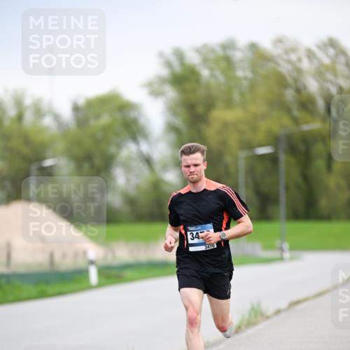 07.04.2024 - 43. Internationalen Wilhelmsburger Insellauf Dr. Thomas Lammeyer http://msf.ph/oto/6045652 07.04.2024 11:01:36 Laufen 34, 3470 meine-sportfotos.de
