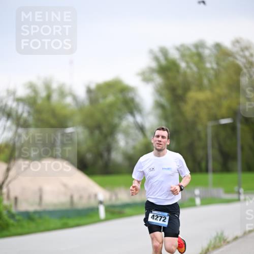07.04.2024 - 43. Internationalen Wilhelmsburger Insellauf Dr. Thomas Lammeyer http://msf.ph/oto/6045673 07.04.2024 11:03:03 Laufen 4272 meine-sportfotos.de