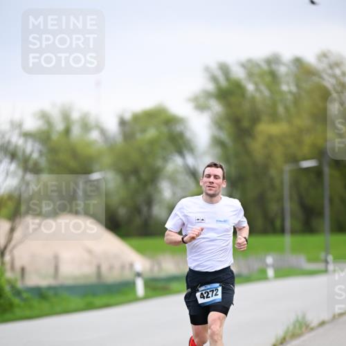 07.04.2024 - 43. Internationalen Wilhelmsburger Insellauf Dr. Thomas Lammeyer http://msf.ph/oto/6045677 07.04.2024 11:03:03 Laufen 4272 meine-sportfotos.de