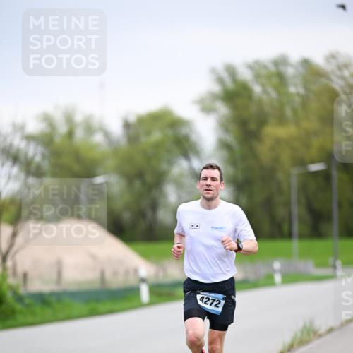 07.04.2024 - 43. Internationalen Wilhelmsburger Insellauf Dr. Thomas Lammeyer http://msf.ph/oto/6045678 07.04.2024 11:03:04 Laufen 4272 meine-sportfotos.de
