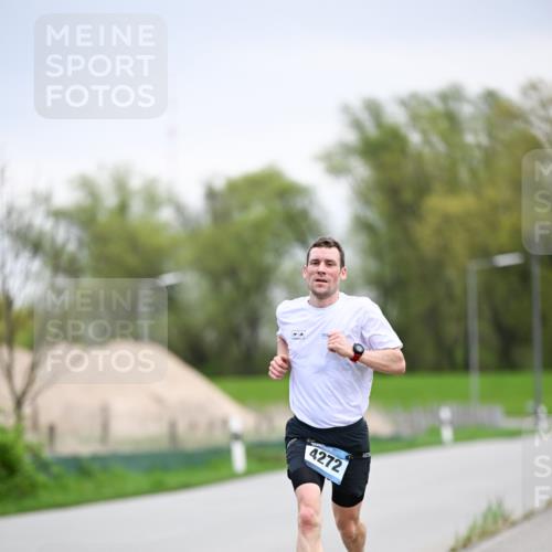 07.04.2024 - 43. Internationalen Wilhelmsburger Insellauf Dr. Thomas Lammeyer http://msf.ph/oto/6045680 07.04.2024 11:03:04 Laufen 4272 meine-sportfotos.de