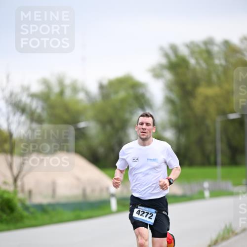 07.04.2024 - 43. Internationalen Wilhelmsburger Insellauf Dr. Thomas Lammeyer http://msf.ph/oto/6045683 07.04.2024 11:03:04 Laufen 4272 meine-sportfotos.de