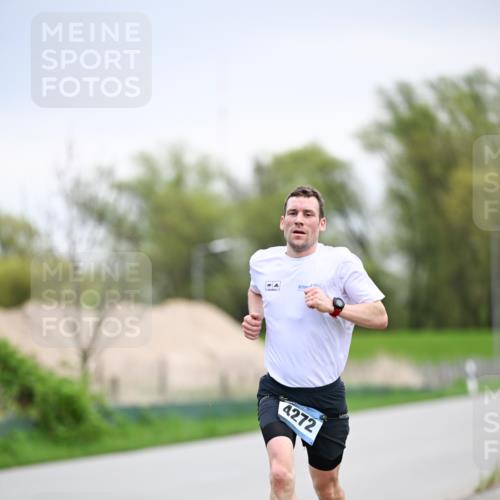 07.04.2024 - 43. Internationalen Wilhelmsburger Insellauf Dr. Thomas Lammeyer http://msf.ph/oto/6045691 07.04.2024 11:03:04 Laufen 4272 meine-sportfotos.de