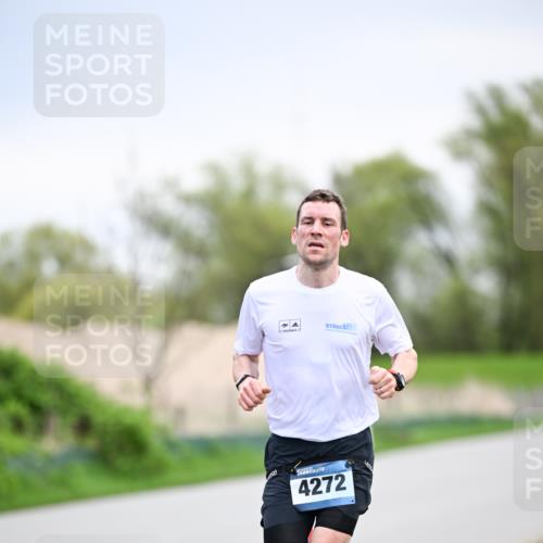 07.04.2024 - 43. Internationalen Wilhelmsburger Insellauf Dr. Thomas Lammeyer http://msf.ph/oto/6045698 07.04.2024 11:03:05 Laufen 4272 meine-sportfotos.de