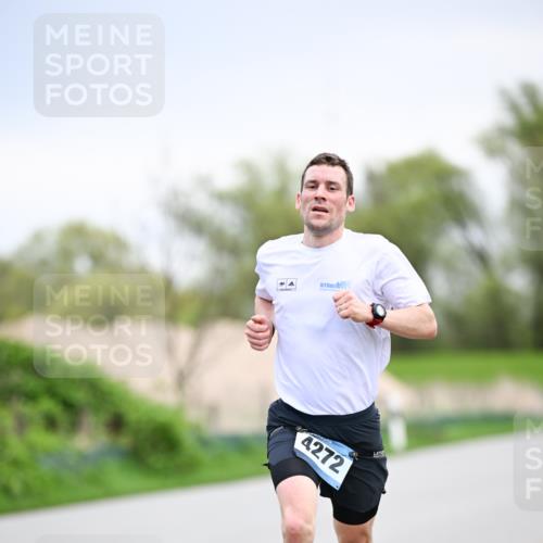 07.04.2024 - 43. Internationalen Wilhelmsburger Insellauf Dr. Thomas Lammeyer http://msf.ph/oto/6045700 07.04.2024 11:03:05 Laufen 4272 meine-sportfotos.de