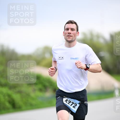 07.04.2024 - 43. Internationalen Wilhelmsburger Insellauf Dr. Thomas Lammeyer http://msf.ph/oto/6045710 07.04.2024 11:03:06 Laufen 4272 meine-sportfotos.de