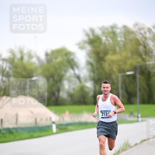 07.04.2024 - 43. Internationalen Wilhelmsburger Insellauf Dr. Thomas Lammeyer http://msf.ph/oto/6045715 07.04.2024 11:03:52 Laufen 212 meine-sportfotos.de