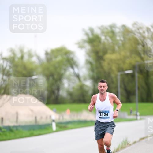 07.04.2024 - 43. Internationalen Wilhelmsburger Insellauf Dr. Thomas Lammeyer http://msf.ph/oto/6045717 07.04.2024 11:03:52 Laufen 2124 meine-sportfotos.de