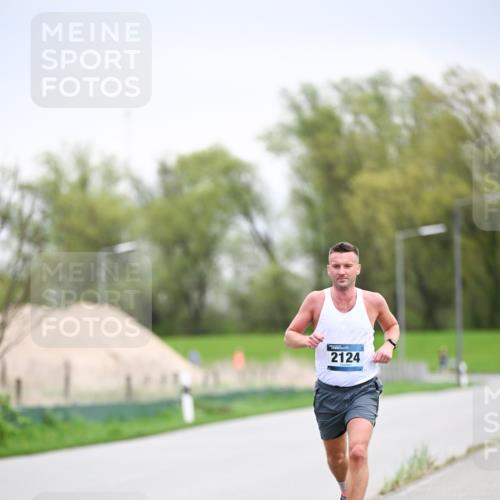 07.04.2024 - 43. Internationalen Wilhelmsburger Insellauf Dr. Thomas Lammeyer http://msf.ph/oto/6045719 07.04.2024 11:03:52 Laufen 2124 meine-sportfotos.de