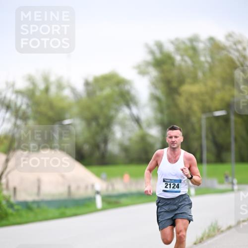 07.04.2024 - 43. Internationalen Wilhelmsburger Insellauf Dr. Thomas Lammeyer http://msf.ph/oto/6045721 07.04.2024 11:03:52 Laufen 2124 meine-sportfotos.de