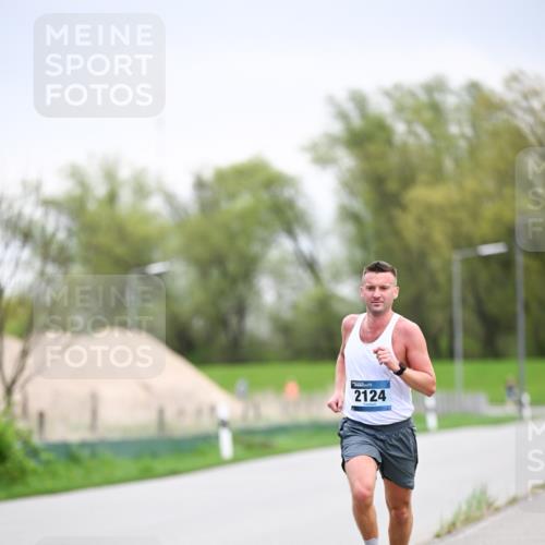 07.04.2024 - 43. Internationalen Wilhelmsburger Insellauf Dr. Thomas Lammeyer http://msf.ph/oto/6045723 07.04.2024 11:03:52 Laufen 2124 meine-sportfotos.de