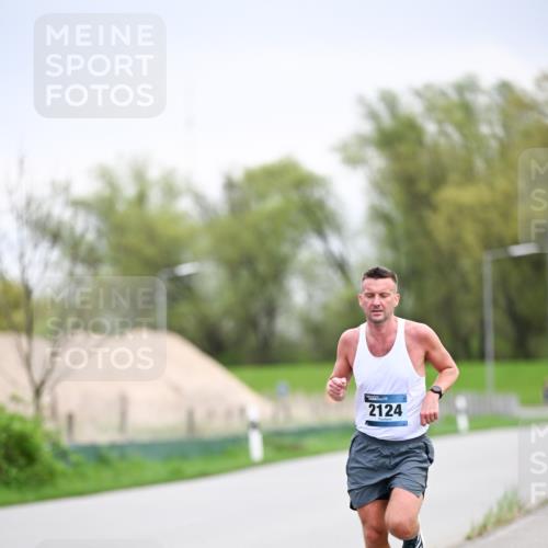 07.04.2024 - 43. Internationalen Wilhelmsburger Insellauf Dr. Thomas Lammeyer http://msf.ph/oto/6045727 07.04.2024 11:03:52 Laufen 2124 meine-sportfotos.de