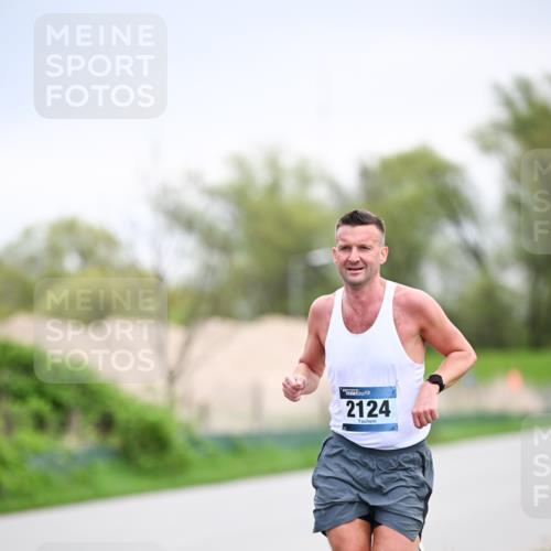 07.04.2024 - 43. Internationalen Wilhelmsburger Insellauf Dr. Thomas Lammeyer http://msf.ph/oto/6045747 07.04.2024 11:03:54 Laufen 2124 meine-sportfotos.de