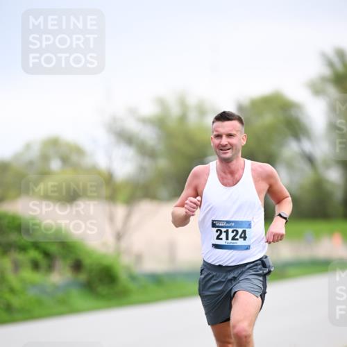 07.04.2024 - 43. Internationalen Wilhelmsburger Insellauf Dr. Thomas Lammeyer http://msf.ph/oto/6045749 07.04.2024 11:03:54 Laufen 2124 meine-sportfotos.de