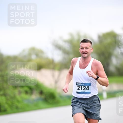 07.04.2024 - 43. Internationalen Wilhelmsburger Insellauf Dr. Thomas Lammeyer http://msf.ph/oto/6045753 07.04.2024 11:03:54 Laufen 2124 meine-sportfotos.de